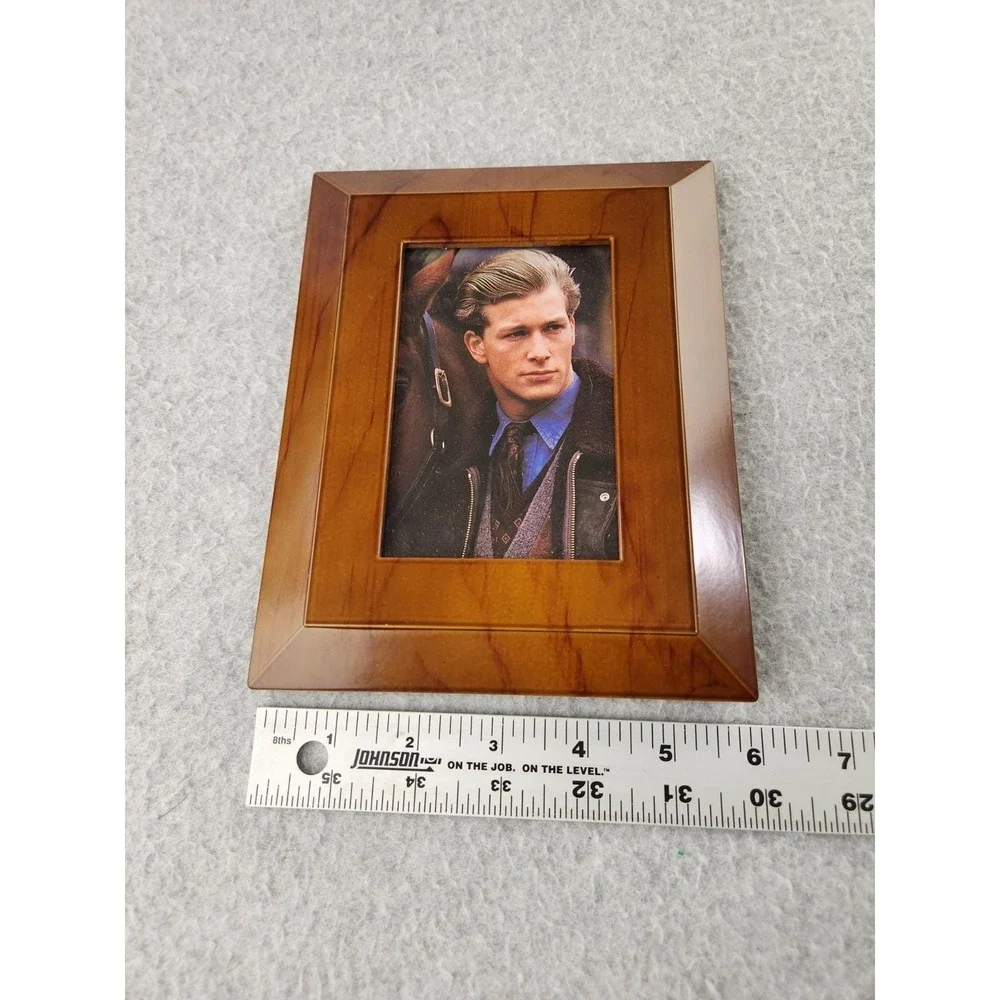 Vintage The Haldon Simulated Wood Picture Frame Fits Picture 4.5x3 ?